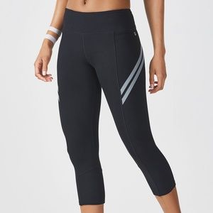 Fabletics "Aria Capri" Black Leggings Size LARGE